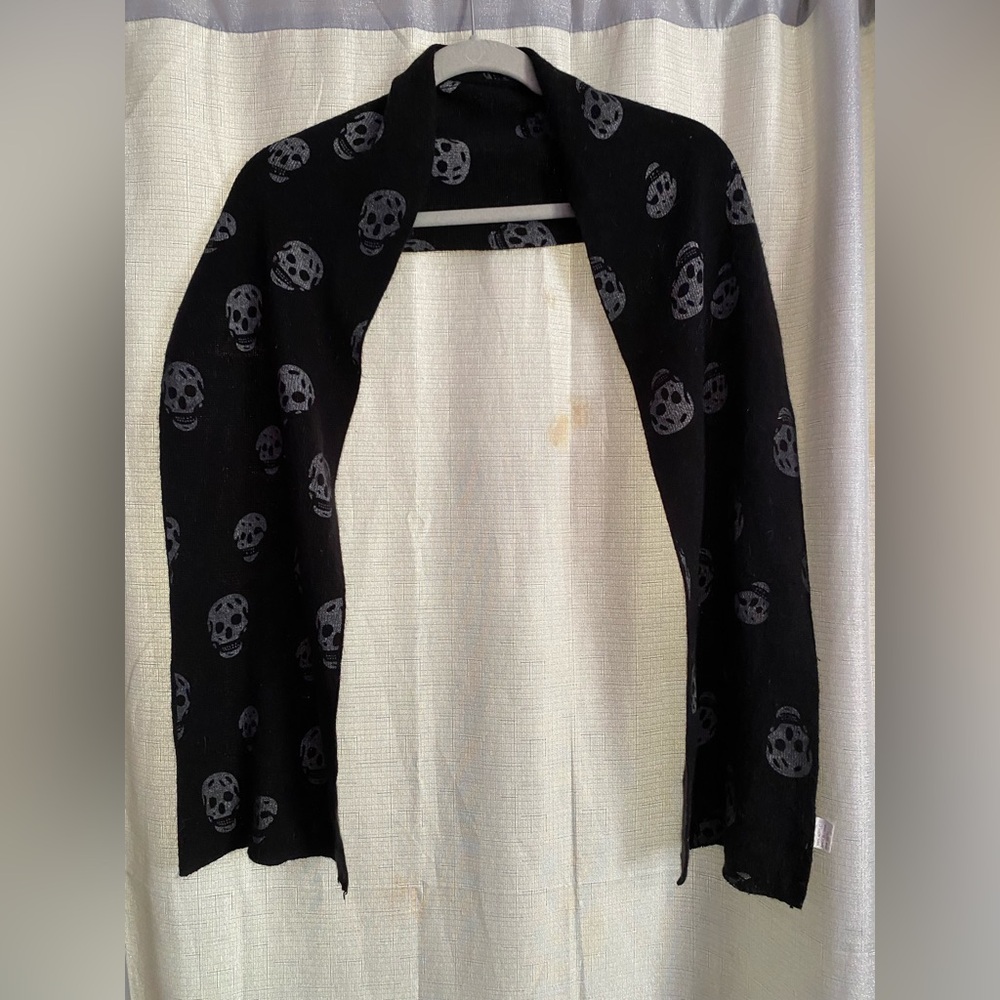 skull scarf… black and white Non branded